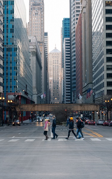 downtown pedestrians chicago