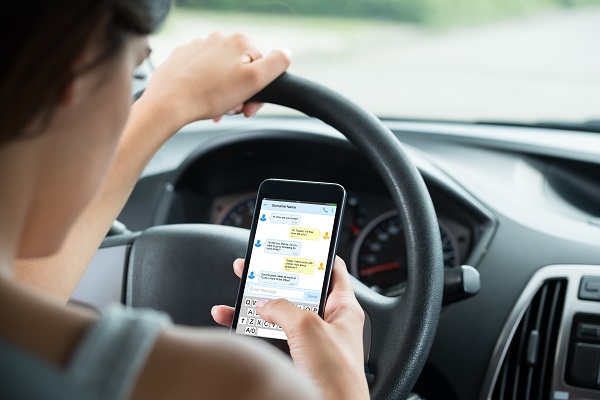 distracted driving in illinois 610aad0a078b6