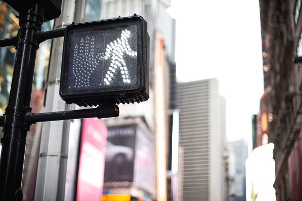 Pedestrian walkway signal in Chicago